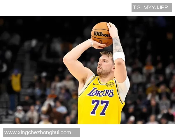 东契奇伤情更新:复出时间未定球队仍在密切评估中 东契奇伤情更新:复出时间未定球队仍在密切评估中