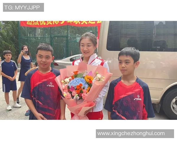 奥运冠军现身校园鼓励孩子坚持梦想 奥运冠军现身校园鼓励孩子坚持梦想