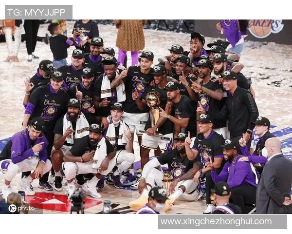 昔日王者湖人状态下滑困境重重如何重回巅峰再次崛起